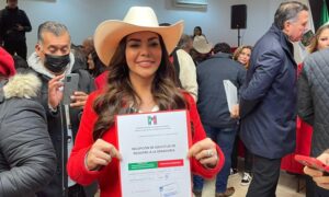 Detiene Fiscalía General a Karina Barrón