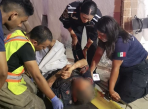 Rescatan Comisaría y Bomberos a adulto mayor en condiciones de hacinamiento