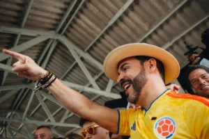 Lidera en Colombia derechista De la Espriella en apretada contienda