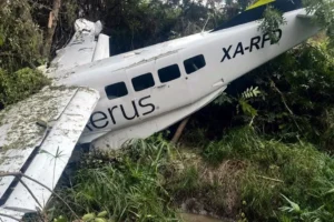 Cae en Pesquería avión de la aerolínea Aerus; venía de Piedras Negras