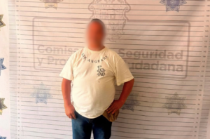 Cae hombre en Saltillo que grababa a mujeres en vía pública