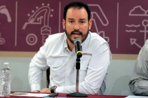 Bloquea UIF cuentas de Secretario de Economía de Rocha