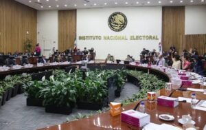 Plantean elegir relevo en INE entre el 6 y 7 de diciembre